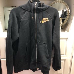 Nike sweatshirt
